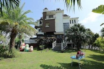 تختخواب و صبحانه Sofia Villa