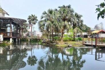تختخواب و صبحانه The House Of Water