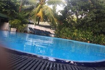 هتل Damith Guest House