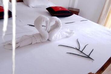 هتل Damith Guest House