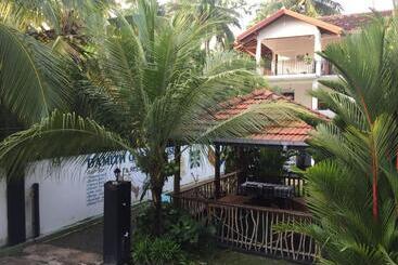 هتل Damith Guest House