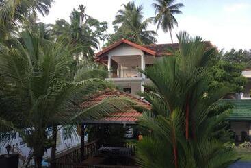 هتل Damith Guest House