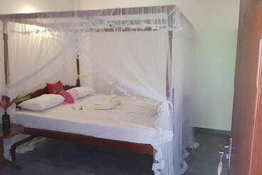 هتل Damith Guest House