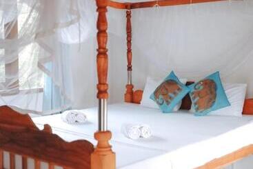 هتل Damith Guest House