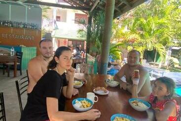 هتل Damith Guest House