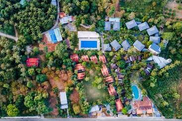 هتل Elwood Premier Resort Phu Quoc