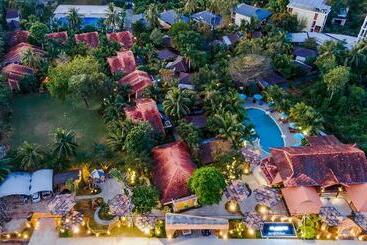 هتل Elwood Premier Resort Phu Quoc