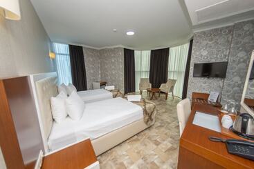 هتل Era Palace Gonio