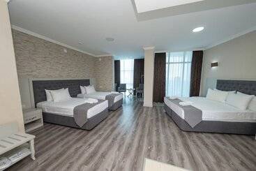 هتل Era Palace Gonio
