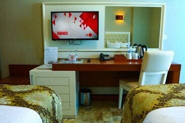 هتل Era Palace Gonio