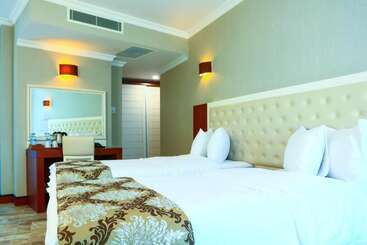 هتل Era Palace Gonio