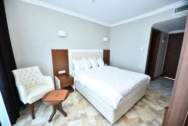 هتل Era Palace Gonio
