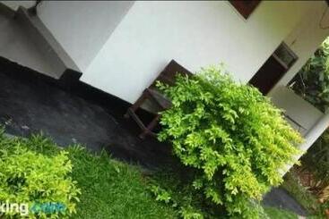 هتل Himasha Guest
