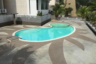 هتل International House