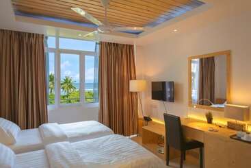 هتل Pine Lodge Maldives