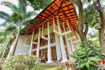 هتل Romaya Villa