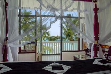 هتل Sea World Boutique