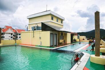Leisure Cove Hotel & Apartments