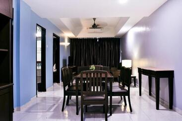 Leisure Cove Hotel & Apartments