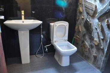 پانسیون Asantha Guest House