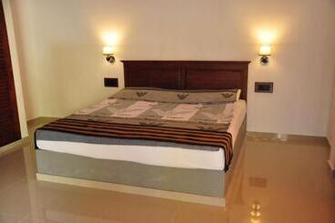 پانسیون Asantha Guest House