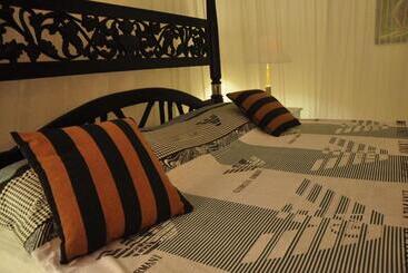 پانسیون Asantha Guest House