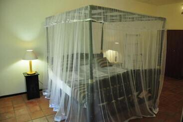 پانسیون Asantha Guest House