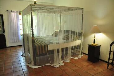 پانسیون Asantha Guest House