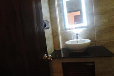 پانسیون Asantha Guest House