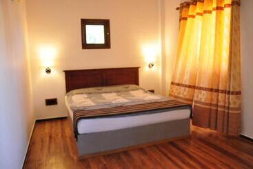 پانسیون Asantha Guest House