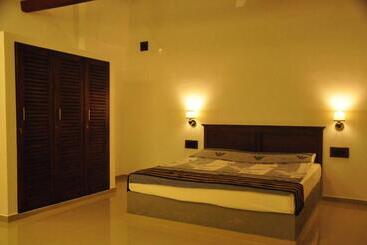 پانسیون Asantha Guest House