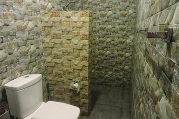 پانسیون Asantha Guest House