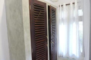 پانسیون Asantha Guest House