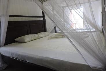 پانسیون Asantha Guest House