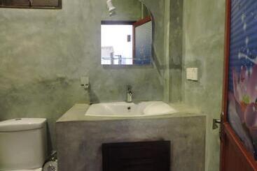پانسیون Asantha Guest House