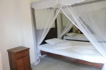 پانسیون Asantha Guest House