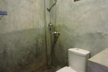 پانسیون Asantha Guest House