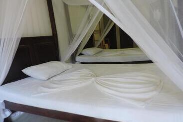 پانسیون Asantha Guest House