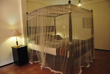 پانسیون Asantha Guest House