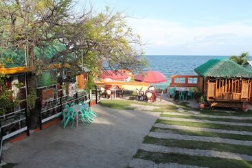 پانسیون Maxvir Inn Beach Resort