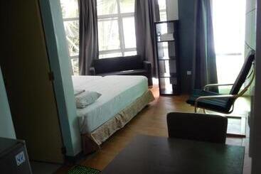 Oslob Seafari Resort