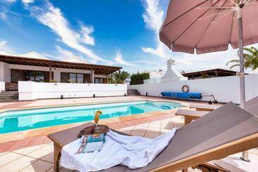 Casa Guayre Private Pool, Barbecue, Air Con - بويرتو كاليرو