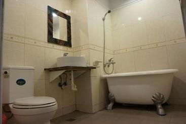 تختخواب و صبحانه A Cup Hostel