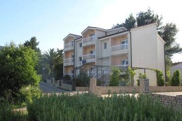 Apartments Mia - Hvar Island