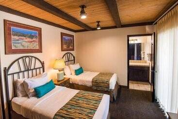 هتل Arroyo Roble Resort