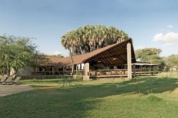 هتل Ashnil Samburu Camp