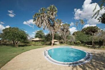 هتل Ashnil Samburu Camp