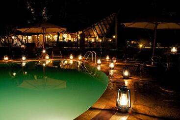 هتل Ashnil Samburu Camp