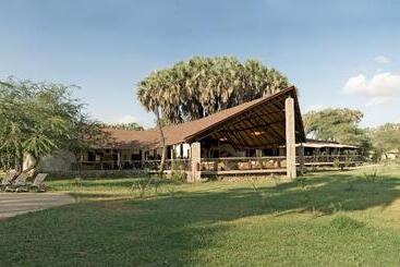 هتل Ashnil Samburu Camp