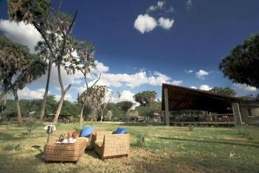 هتل Ashnil Samburu Camp